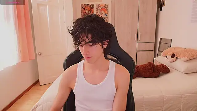 Nude Boy18 online show from 04/18/26, 07:40