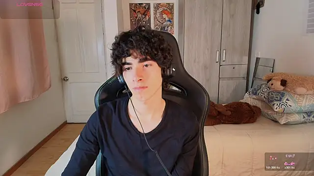 Nude Boy18 online show from 04/22/26, 11:28