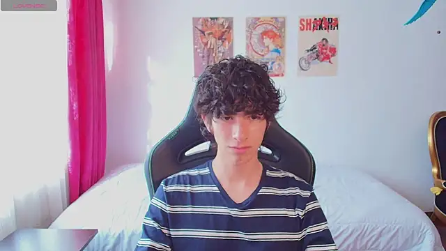 Nude Boy18 online show from 07/10/26, 09:50