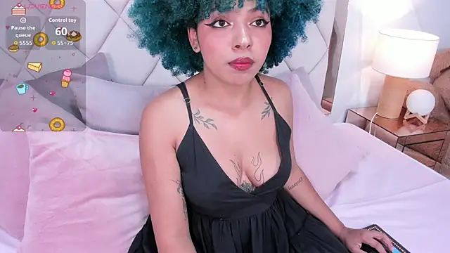 Snapshot of momo_ayasse chatting on 09/12/25, 09:15 momo ayasse online show from 09/12/25, 09:15