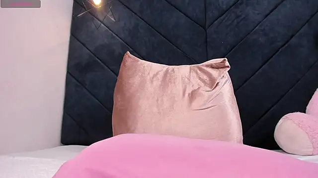 momo ayasse online show from 02/17/26, 04:09