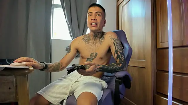 Snapshot of L_instinct chatting on 09/15/25, 08:09 L instinct online show from 09/15/25, 08:09