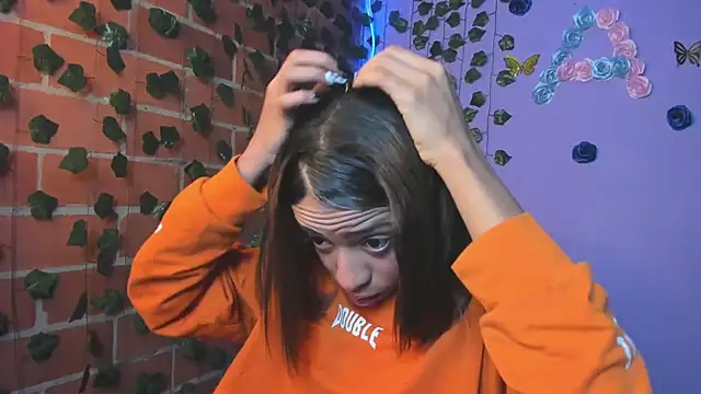 yumi hanna online show from 10/31/25, 01:28