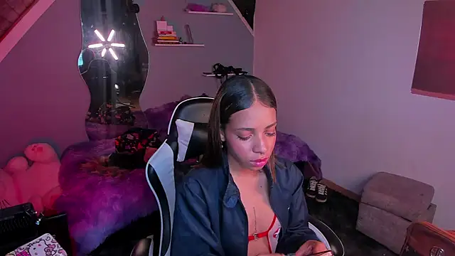 yumi hanna online show from 12/04/25, 02:32