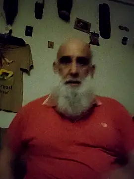 Snapshot of barbaszztop chatting on 12/21/25, 05:36 barbaszztop online show from 12/21/25, 05:36