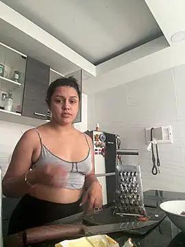 Snapshot of lunita_sweet5 chatting on 06/27/26, 06:57 lunita sweet5 online show from 06/27/26, 06:57