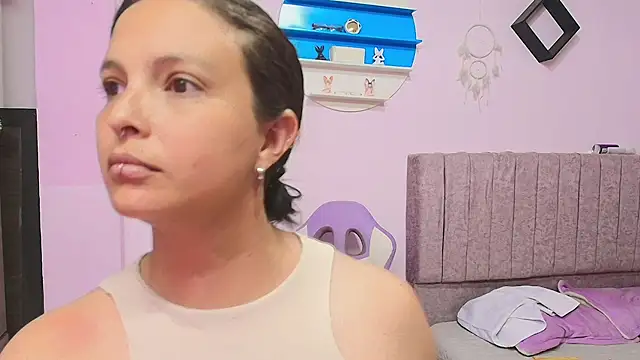 MiSofialeal online show from 01/16/26, 05:06