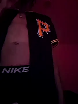 Snapshot of SHAUDiii chatting on 12/19/25, 09:49 SHAUDiii online show from 12/19/25, 09:49