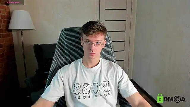 Snapshot of Harm_Dick chatting on 10/31/25, 10:38 Harm Dick online show from 10/31/25, 10:38