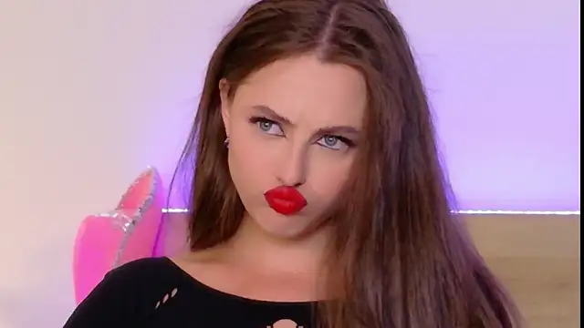 Sienna Voss online show from 10/04/25, 09:46