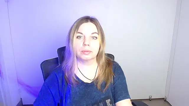 Snapshot of Jessica_Amore chatting on 10/14/25, 05:41 Jessica Amore online show from 10/14/25, 05:41