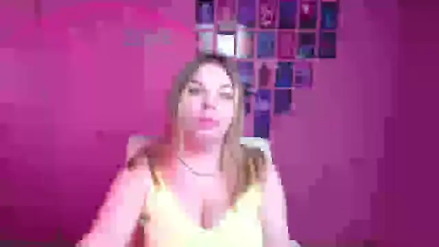 Snapshot of Jessica_Amore chatting on 10/20/25, 05:41 Jessica Amore online show from 10/20/25, 05:41