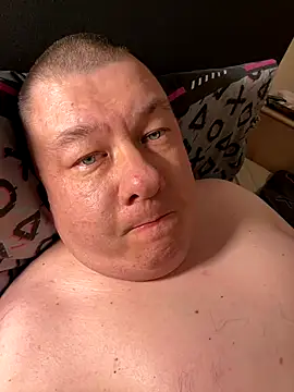 Snapshot of Tornado2007 chatting on 11/29/25, 07:50 Tornado2007 online show from 11/29/25, 07:50