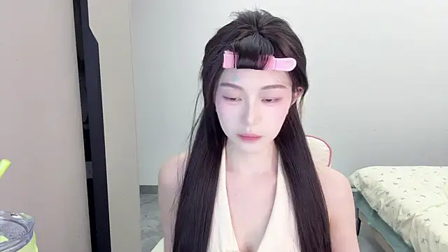 Snapshot of Cookie-oo chatting on 09/27/25, 12:10 Cookie-oo online show from 09/27/25, 12:10