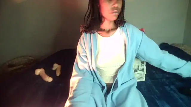 Snapshot of blueyXxX chatting on 05/24/26, 04:34 blueyXxX online show from 05/24/26, 04:34