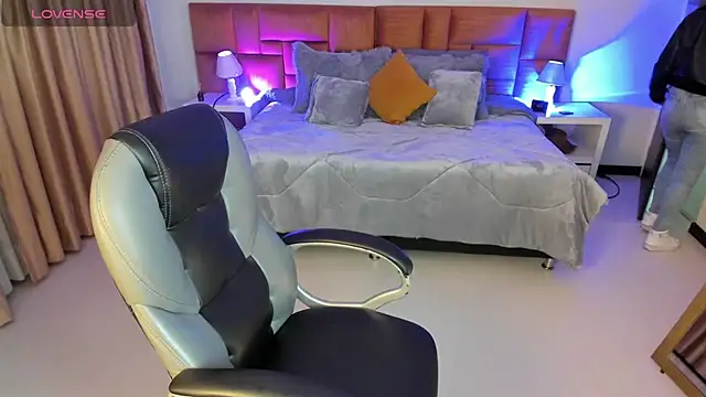 Catti Brie online show from 09/10/25, 11:32