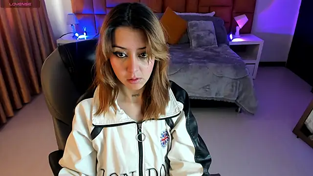 Catti Brie online show from 11/10/25, 11:53