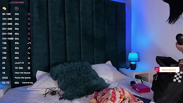 Snapshot of kate_cass chatting on 09/26/25, 11:36 kate cass online show from 09/26/25, 11:36