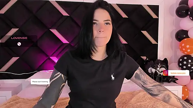 Snapshot of kate_cass chatting on 10/20/25, 03:40 kate cass online show from 10/20/25, 03:40