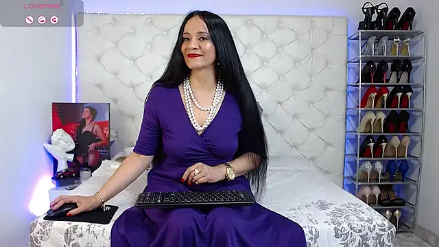 yury m2  online show from 10/17/25, 03:20