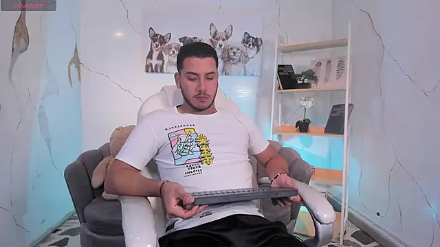 Axel grey  online show from 11/01/25, 12:29