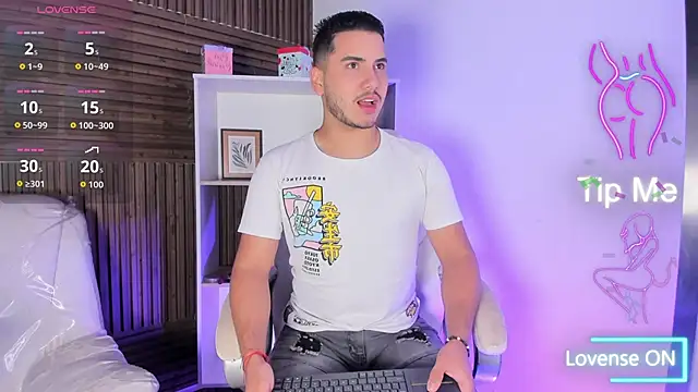 Axel grey  online show from 11/21/25, 12:15