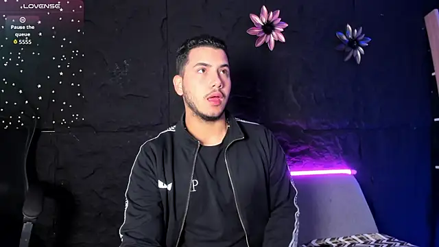 Axel grey  online show from 12/19/25, 12:23