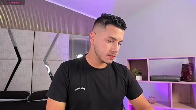 Axel grey  online show from 02/19/26, 12:45