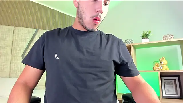 Axel grey  online show from 03/25/26, 12:33