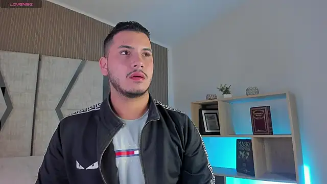 Snapshot of Axel_grey_ chatting on 04/30/26, 12:22 Axel grey online show from 04/30/26, 12:22