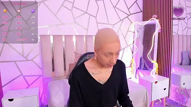 CYRUS TAY online show from 04/23/26, 11:42