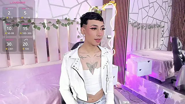 Snapshot of CYRUS_TAY chatting on 06/19/26, 07:50 CYRUS TAY online show from 06/19/26, 07:50
