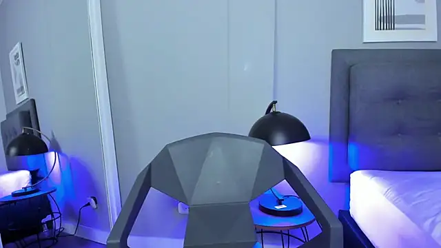 Tylerffoxx online show from 11/06/25, 08:32