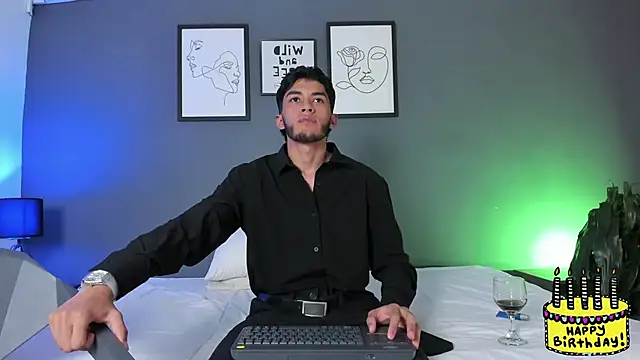 Tylerffoxx online show from 04/22/26, 09:05