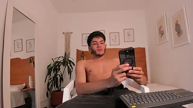 Tylerffoxx online show from 06/27/26, 01:39