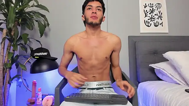 Tylerffoxx online show from 07/05/26, 11:12