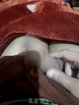 Snapshot of xerxusi chatting on 10/27/25, 06:45 xerxusi online show from 10/27/25, 06:45