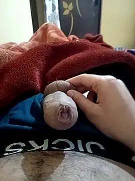 Snapshot of xerxusi chatting on 11/02/25, 06:54 xerxusi online show from 11/02/25, 06:54