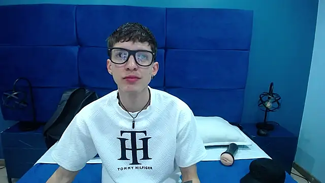 Snapshot of Jheampiiero chatting on 09/11/25, 01:44 Jheampiiero online show from 09/11/25, 01:44