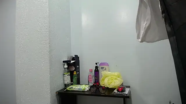 Snapshot of Jheampiiero chatting on 09/15/25, 01:22 Jheampiiero online show from 09/15/25, 01:22