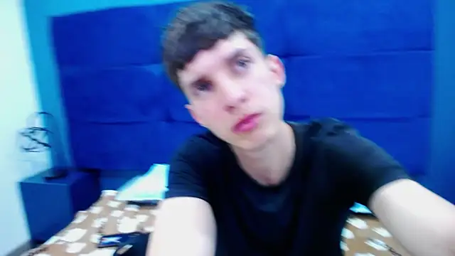 Snapshot of Jheampiiero chatting on 09/20/25, 01:45 Jheampiiero online show from 09/20/25, 01:45