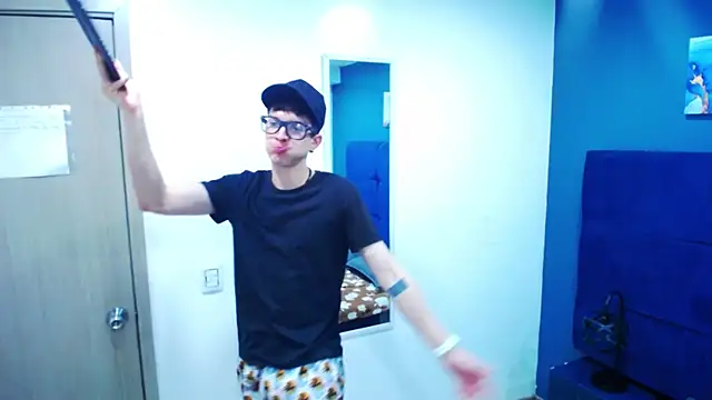 Snapshot of Jheampiiero chatting on 09/23/25, 01:58 Jheampiiero online show from 09/23/25, 01:58