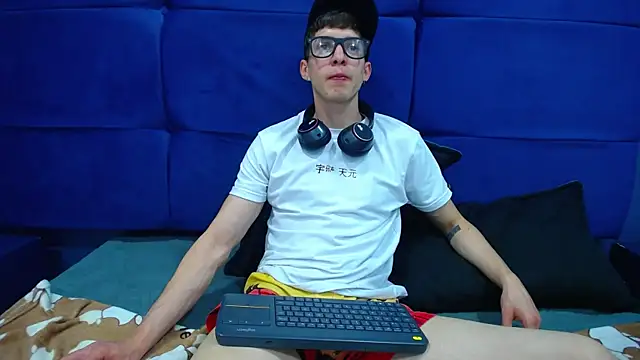 Snapshot of Jheampiiero chatting on 09/26/25, 02:43 Jheampiiero online show from 09/26/25, 02:43