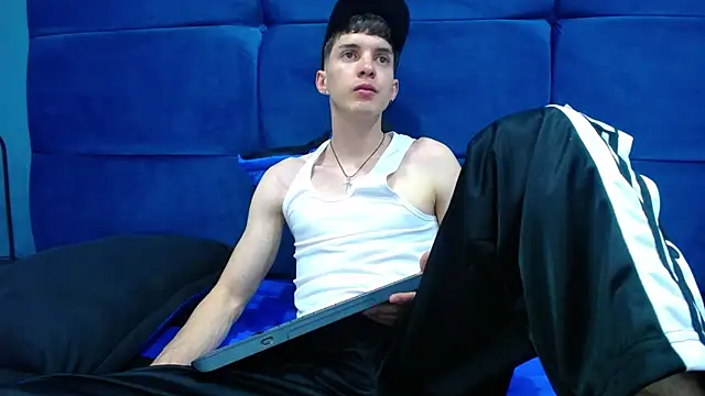 Snapshot of Jheampiiero chatting on 09/29/25, 02:44 Jheampiiero online show from 09/29/25, 02:44