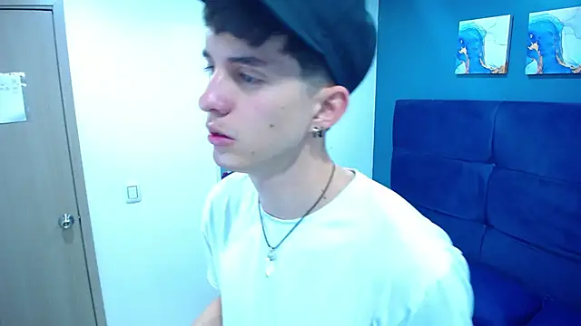 Snapshot of Jheampiiero chatting on 10/07/25, 02:47 Jheampiiero online show from 10/07/25, 02:47