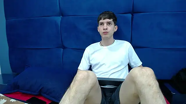 Snapshot of Jheampiiero chatting on 10/12/25, 01:43 Jheampiiero online show from 10/12/25, 01:43