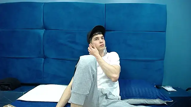 Snapshot of Jheampiiero chatting on 10/14/25, 01:45 Jheampiiero online show from 10/14/25, 01:45