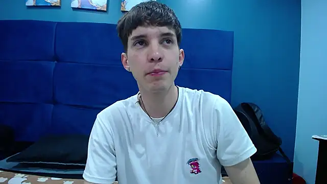 Snapshot of Jheampiiero chatting on 10/21/25, 12:39 Jheampiiero online show from 10/21/25, 12:39