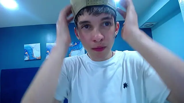 Snapshot of Jheampiiero chatting on 10/22/25, 12:38 Jheampiiero online show from 10/22/25, 12:38