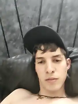 Snapshot of Jheampiiero chatting on 10/26/25, 06:58 Jheampiiero online show from 10/26/25, 06:58